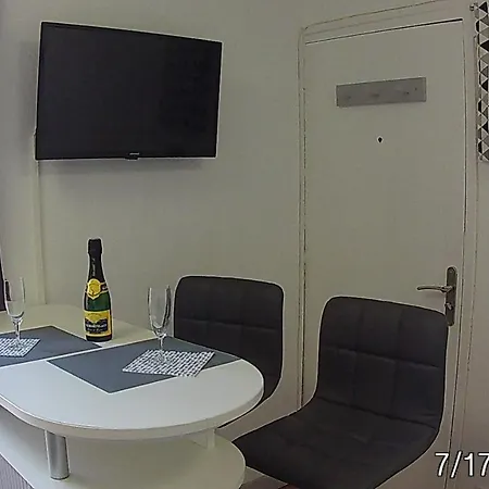 Joli Petit Pres Du Phare Apartment Calais